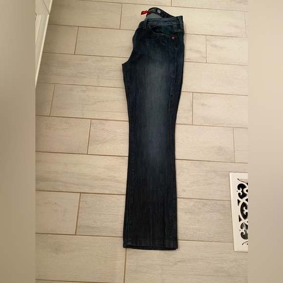 Gently Worn Dark Blue Guess Jeans Size 31 Starlet Slim Bootcut - Picture 3 of 15